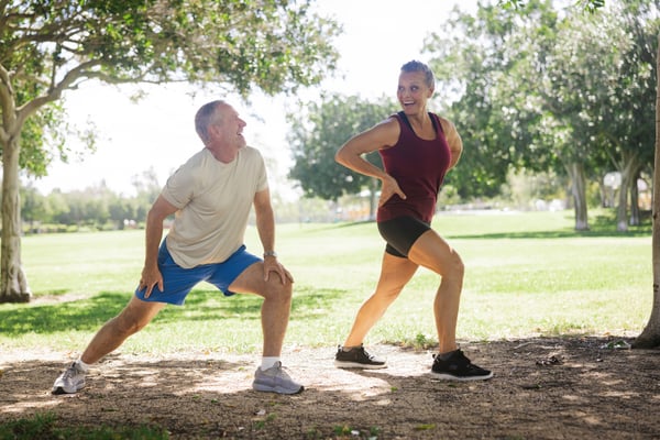 5 Stretches for Summer Travel to Keep You Moving On the Go